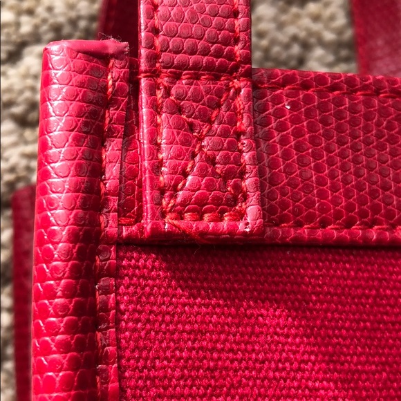 Fabulous Hostess wine tote.  Red on red with gold - Picture 3 of 3